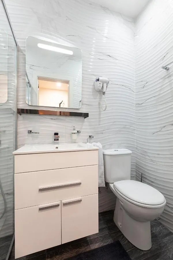 Ca2 - Prime Location - Modern & Lovely Studio Apartment Saint Julian's 0*,  Malta
