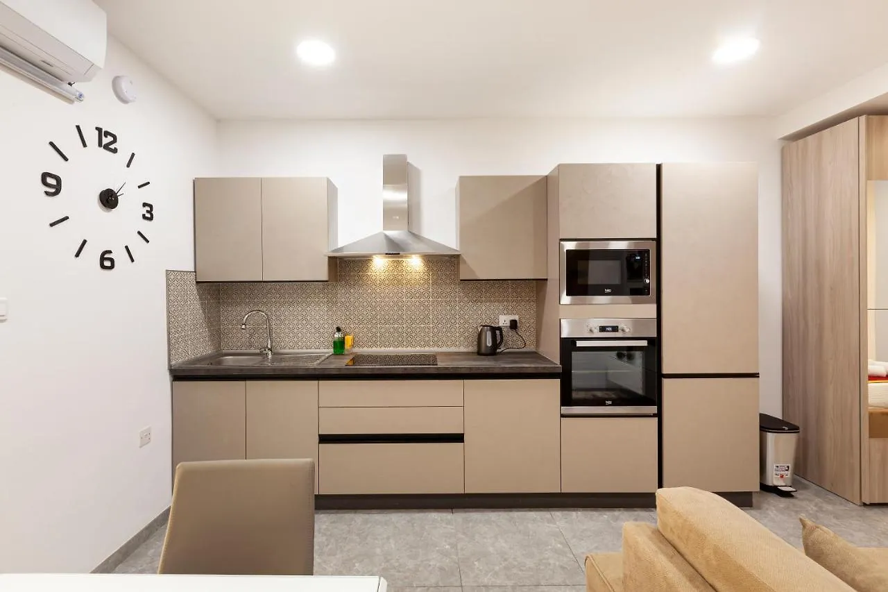 Ca2 - Prime Location - Modern & Lovely Studio Apartment Saint Julian's