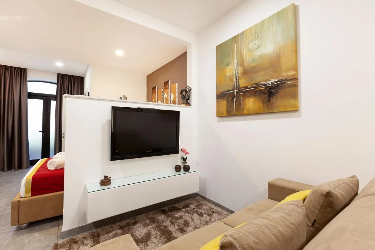 Ca2 - Prime Location - Modern & Lovely Studio Apartment Saint Julian's