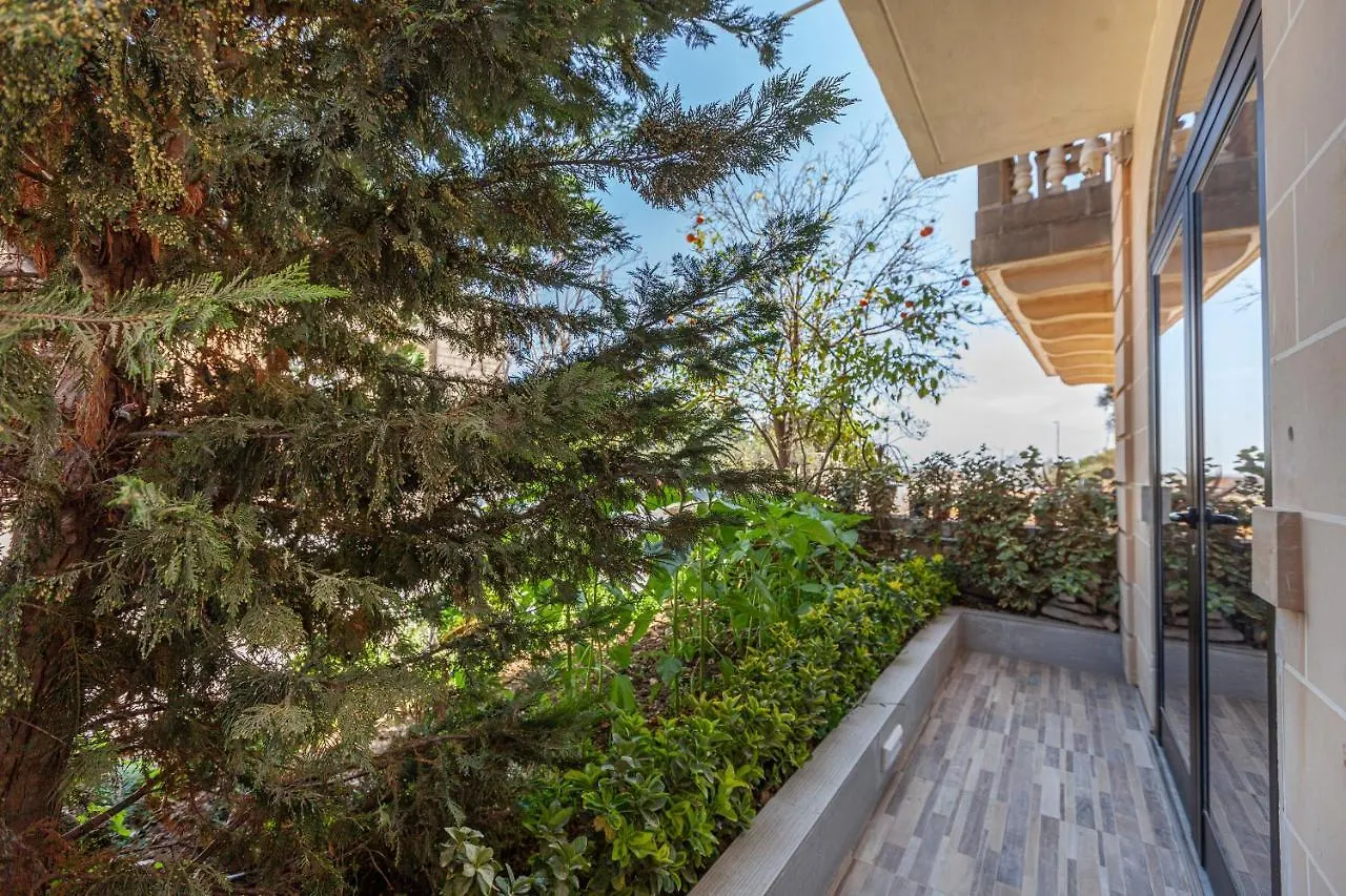 Ca2 - Prime Location - Modern & Lovely Studio Apartment Saint Julian's Malta