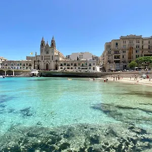 Bay Hotell