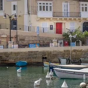 Hostel The Rose, San Ġiljan